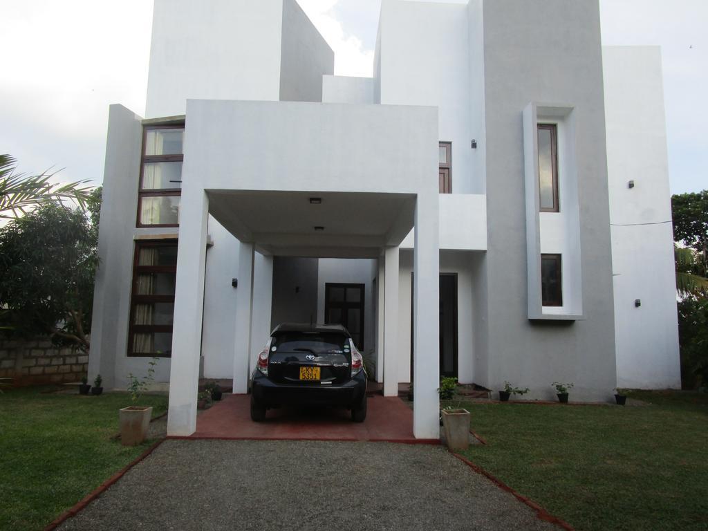 Serene View Tourist Rest Hotel Anuradhapura Buitenkant foto